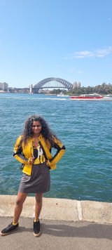 Merryl Dsouza review photo
