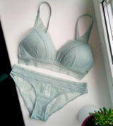 Alessia review photo
