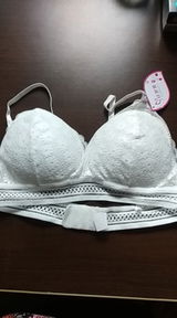 Amelia review photo