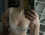 Manuela review photo