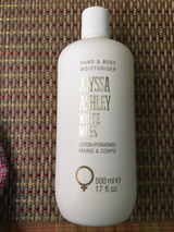 Lynne review photo