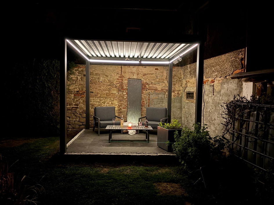 Pergola Beleuchtung: LED Streifen für Deine Terrasse