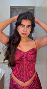 Avni Arora review photo