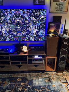 Customer photo of PETRU SYNC in Natural Walnut Wood / Black-Silver, shared by James G.