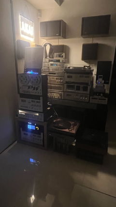 Customer photo 1 of 2 of PETRU SYNC in Natural Walnut Wood / Black-Silver, shared by Emanuele D.