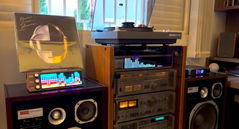 Customer photo of PETRU SYNC in Natural Walnut Wood / Black-Silver, shared by Renato C.N.
