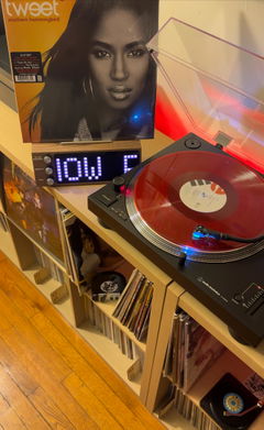 Customer photo of PETRU SYNC in Natural Walnut Wood / Black-Silver, shared by Phillip H.