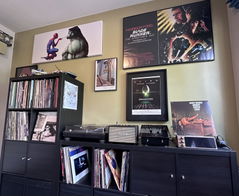 Customer photo 1 of 3 of PETRU SYNC in Natural Walnut Wood / Black-Gold, shared by Edward D.