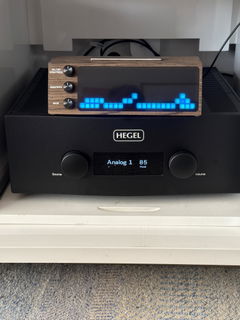 Customer photo 1 of 2 of PETRU SYNC in Natural Walnut Wood / All-Black, shared by Alexandre P.