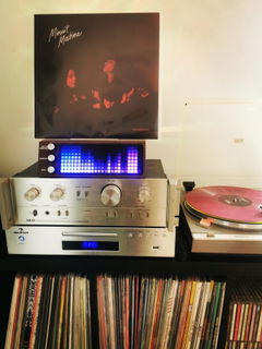Customer photo of PETRU SYNC in Natural Walnut Wood / Black-Silver, shared by Bega