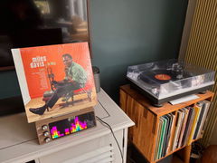 Customer photo 2 of 2 of PETRU SYNC in Natural Walnut Wood / Black-Silver, shared by Arnaud S.