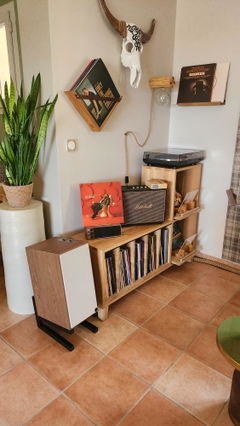Customer photo of PETRU SYNC in Natural Walnut Wood / Black-Rose Gold, shared by Cedric P.