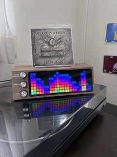 Customer photo 1 of 2 of PETRU SYNC in Natural Walnut Wood / Black-Silver, shared by Ernesto E.
