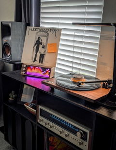 Customer photo 1 of 2 of PETRU SYNC in Natural Walnut Wood / Black-Silver, shared by Michael P.