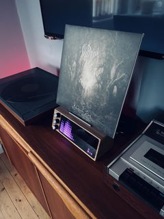 Customer photo of PETRU SYNC in Natural Walnut Wood / Black-Silver, shared by Stefan