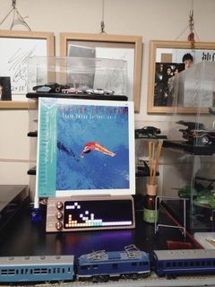Customer photo of PETRU SYNC in Natural Walnut Wood / Black-Rose Gold, shared by TAKASHI F.