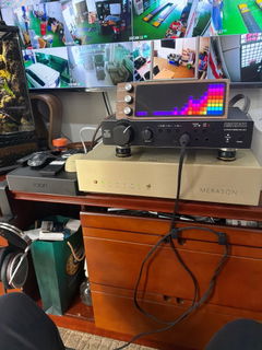 Customer photo 2 of 2 of PETRU SYNC in Natural Walnut Wood / Black-Silver, shared by ZRA