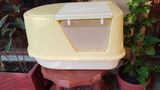 HygienePro Enclosed Cat Litter Box