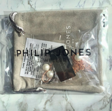 M. review photo