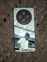 Azlan Ali review photo
