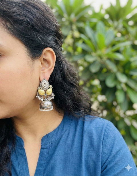 DUAL SHADE JHUMKAS