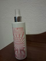 S M. review photo