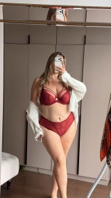 Mia review photo