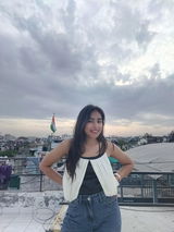 Lavishqa Narang review photo