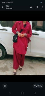 Farhat Batool review photo