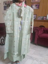 Hina Ahmad review photo