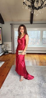 Momina Khan review photo