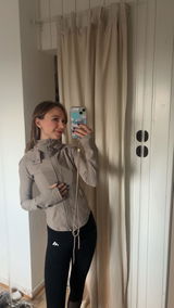 Chiara review photo