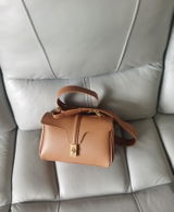 mona review photo