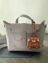 linda m. review photo
