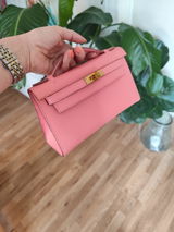 Karoline review photo