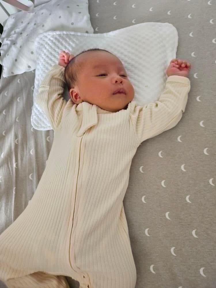 Side-Snap Bodysuit: Long Sleeves