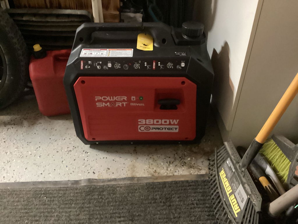 3800W Gas/Propane Dual Fuel Inverter Generator w/ CO Alert HB5040DC