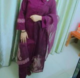 Sahrish Naheed review photo
