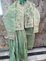 Uzma Riaz review photo