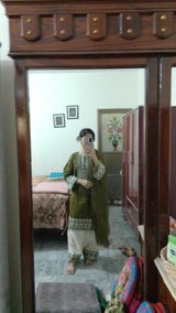 Nimra Tariq review photo
