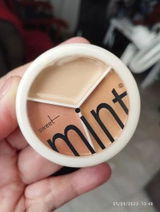 M. review photo