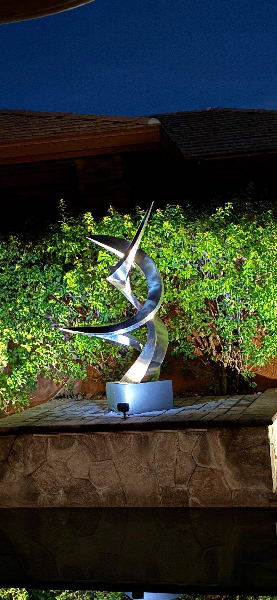 PREMIER Dynamic Twist Stainless Steel Sculpture for Luxury Hotels and Commercial Landscapes PSSS-131