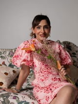 Ishita review photo