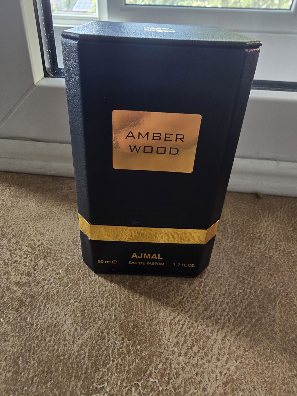 Ajmal Amber Wood Apa de parfum