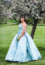 Nina Swarthout review photo