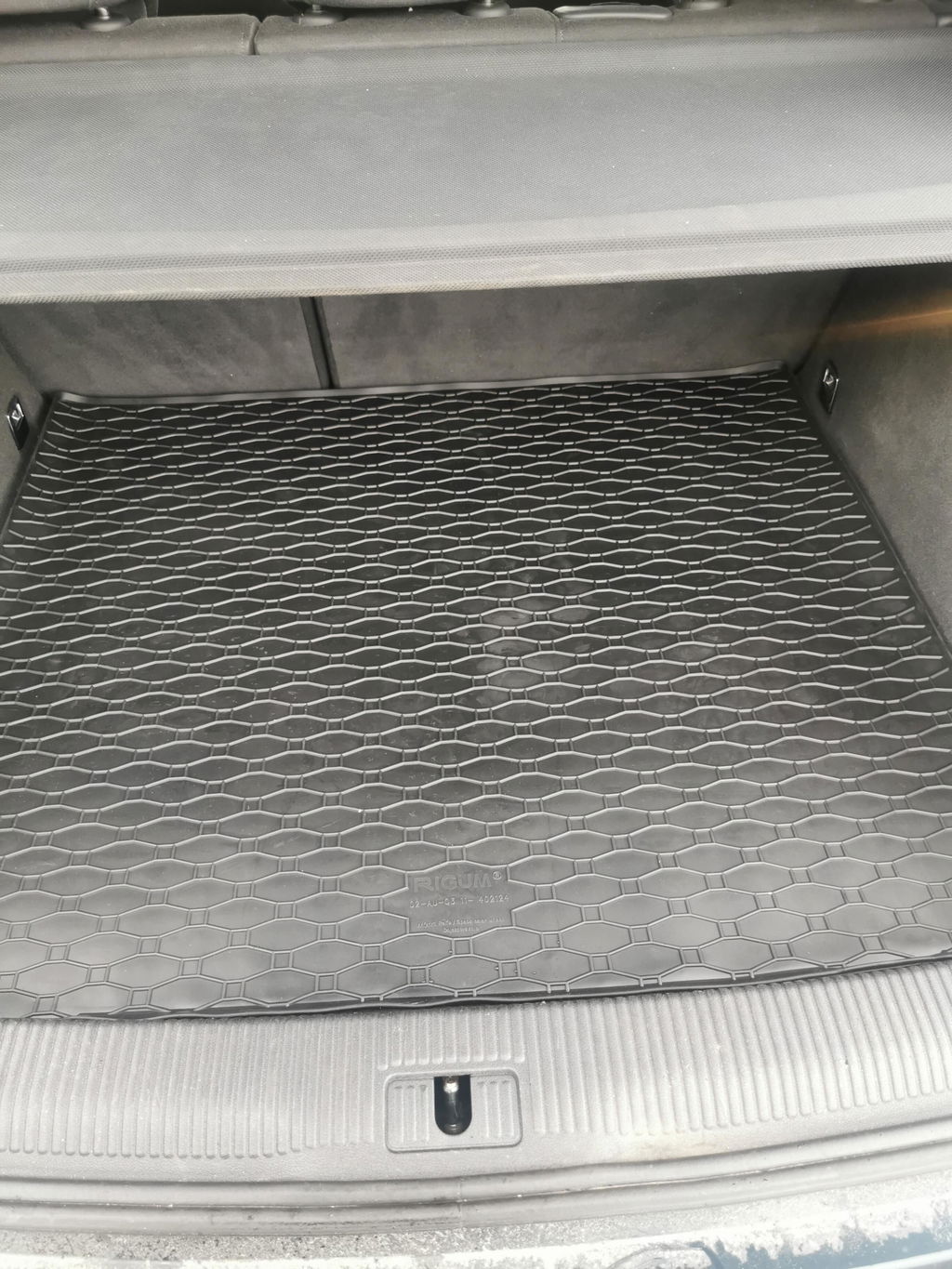 Tavite portbagaj Audi Q3 I, caroserie suv, an fabricatie 08.2011 - 06.2018, cu roata de rezerva mica, fara separator pe partea dreapta | 402124