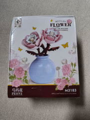 Photo client de Vase à bouquet en mini-briques, kit déco de bureau — Gearfinch