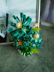 Photo client de Vase à bouquet en mini-briques, kit déco de bureau — Gearfinch