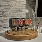 Kundenfoto für IN12-Nixie-Röhrenuhr-Bausatz mit USB-C-Stromversorgung — Gearfinch