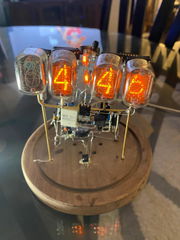 Kundenfoto für IN12-Nixie-Röhrenuhr-Bausatz mit USB-C-Stromversorgung — Gearfinch